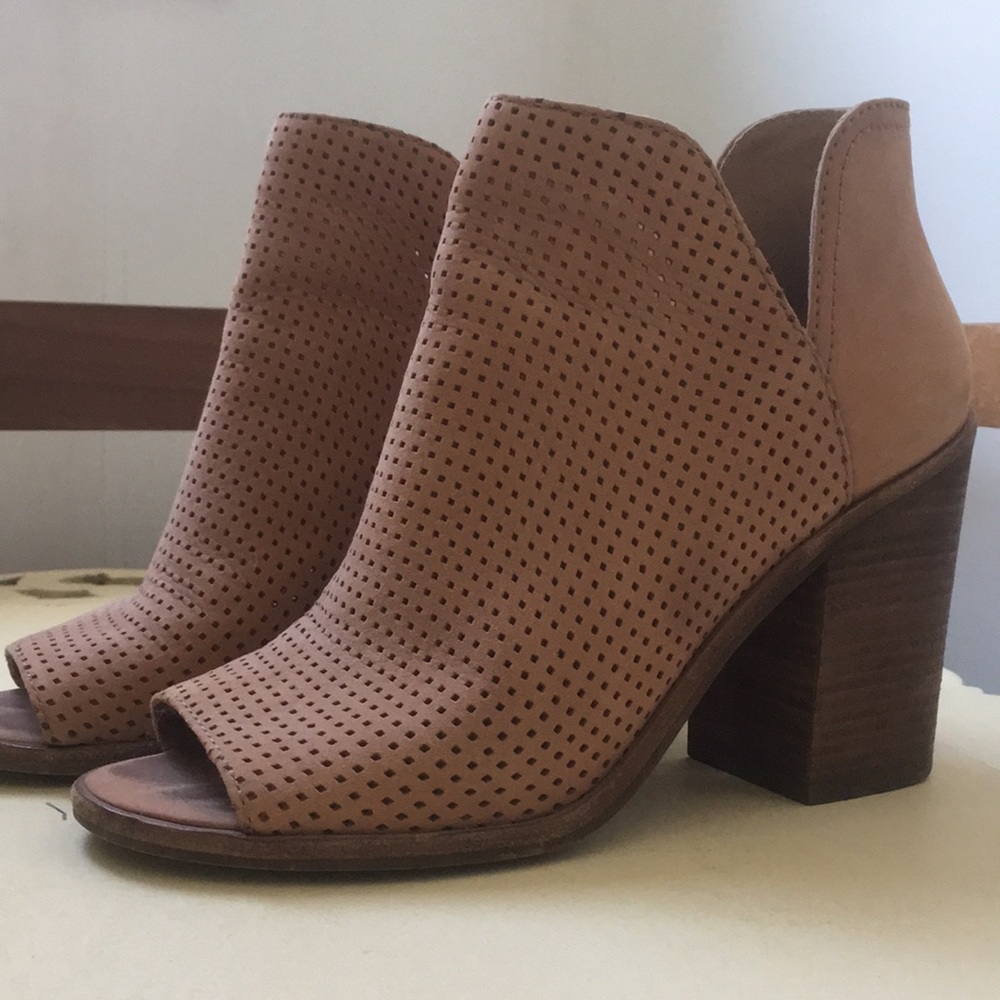 Steve Madden genuine leather open toed bootie